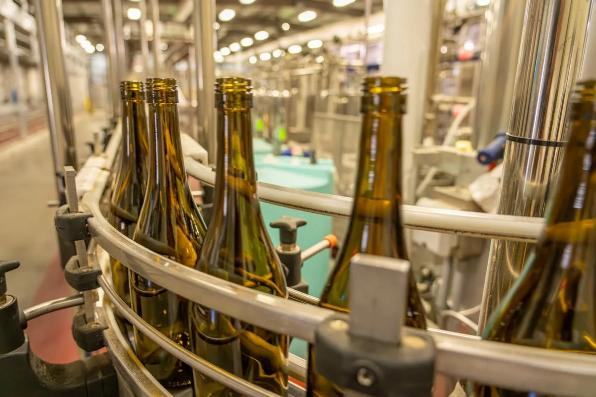 Automatyzacja procesów produkcyjnych – od czego zacząć i jak uniknąć najczęstszych błędów